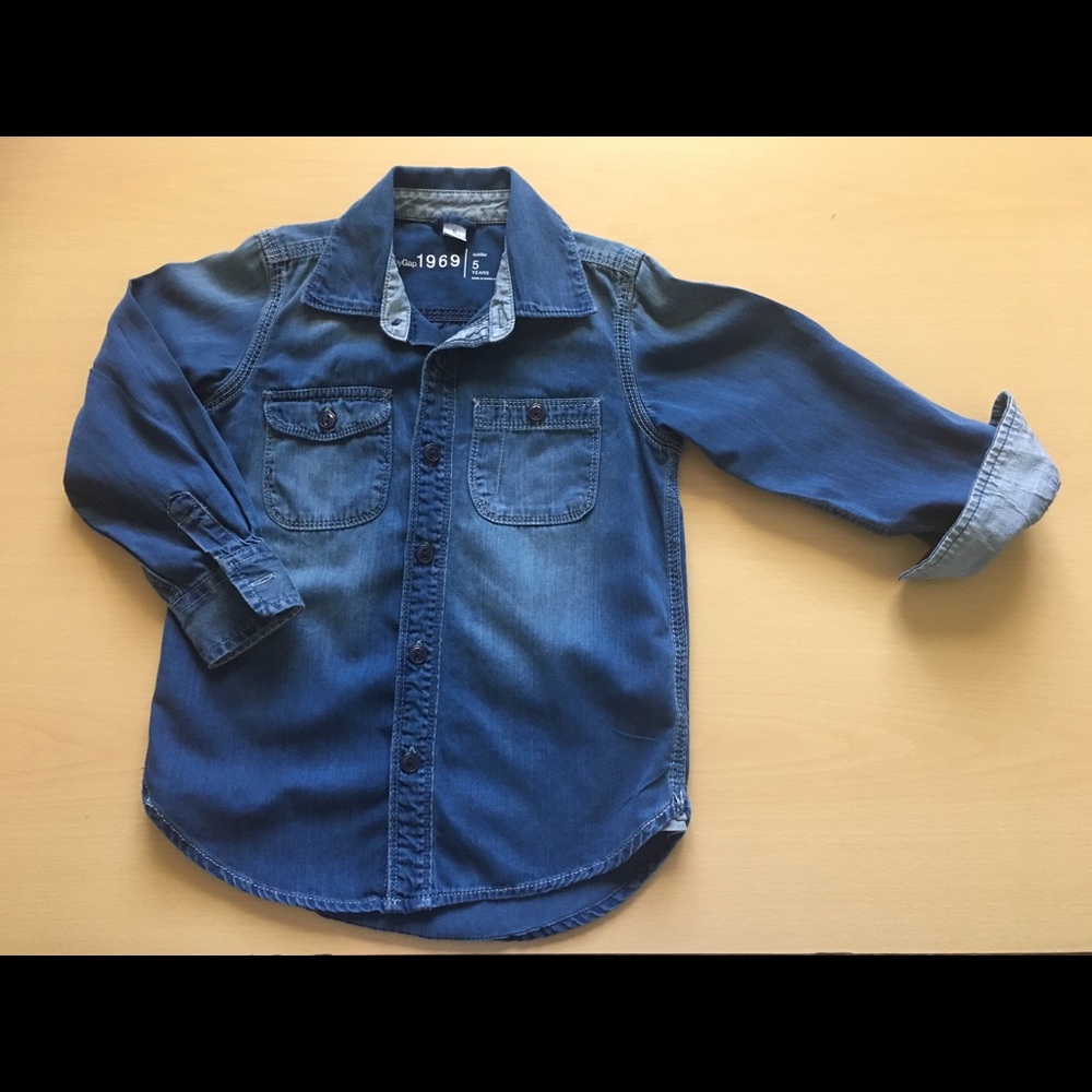 Gap Denim long sleeve button downs